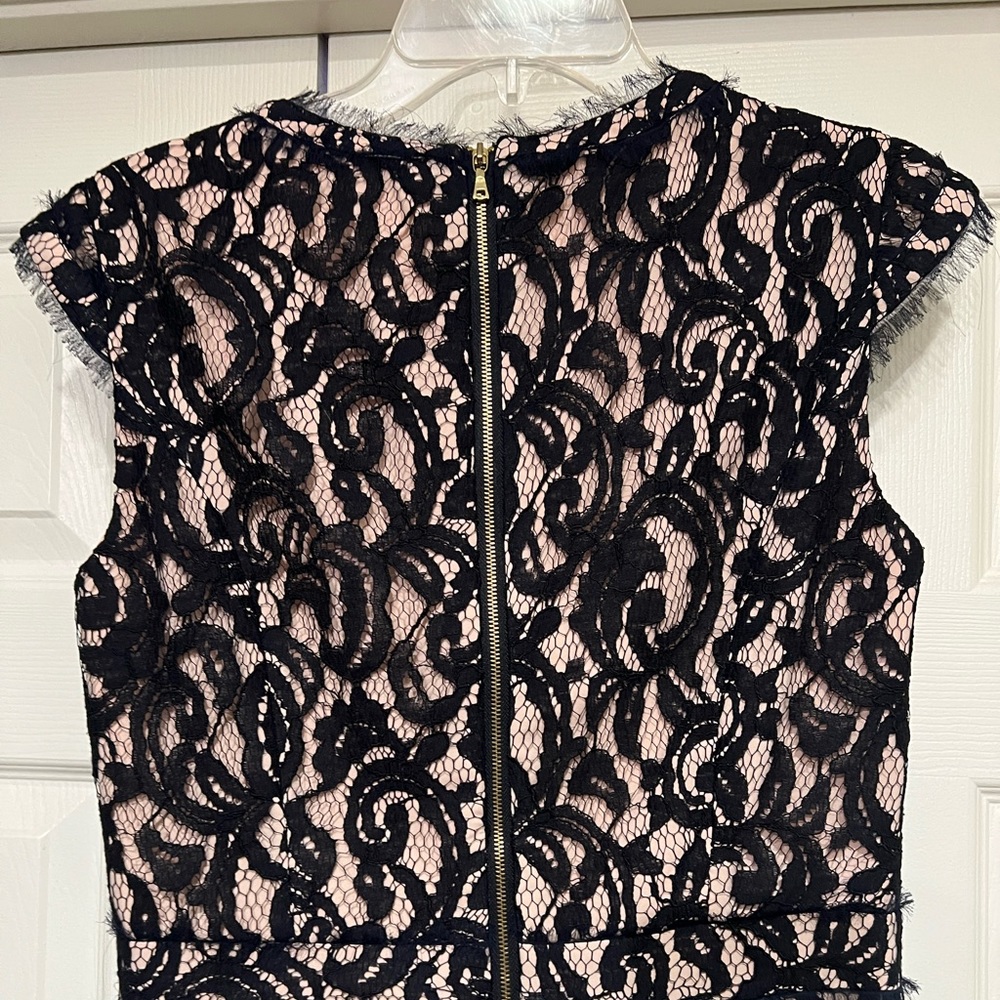 NANETTE LEPORE LIKE NEW NAVY LACE ILLUSION FLOUNCE HEM DRESS SIZE 4 - Picture 8 of 13